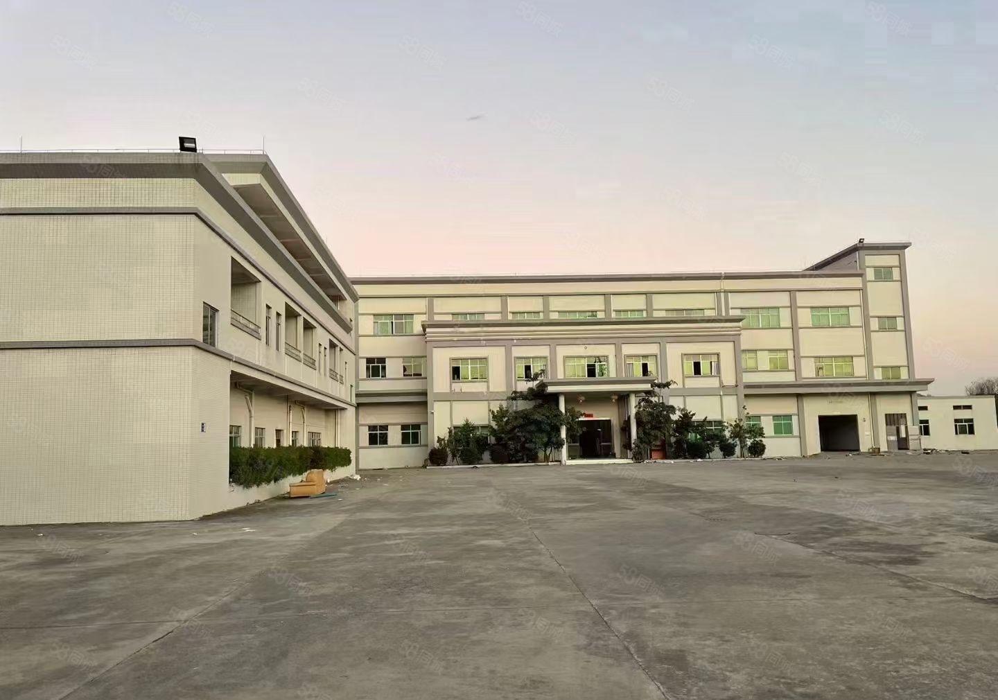 长安镇沿江高速路口新出二楼厂房仓库出租16800平大小可分租