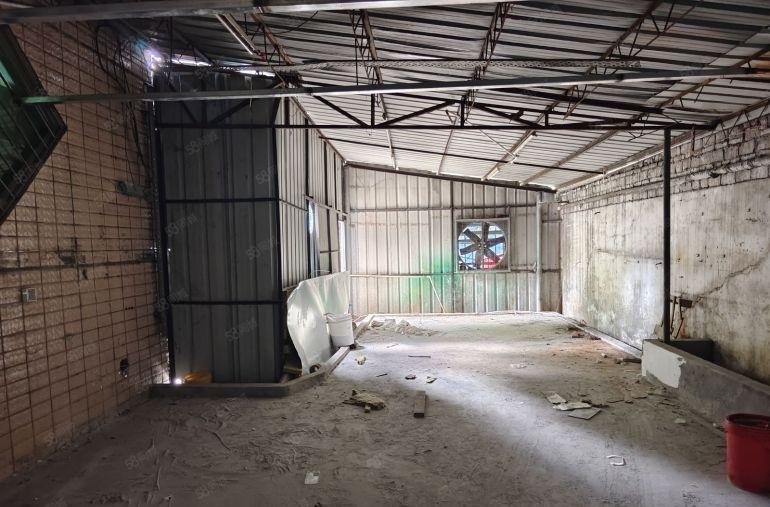 长安新出一楼1800平精装修厂房出租，近高速路口