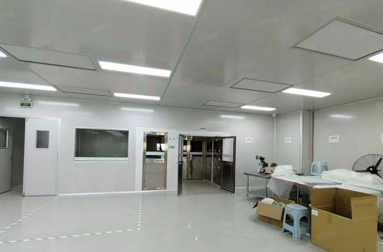 刚空出楼上带装修厂房1350平方，水电齐全