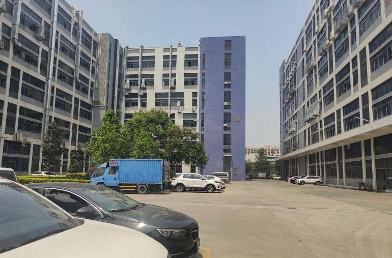 大型工业园区分租四楼2800平方米高5米承重1吨租金18元