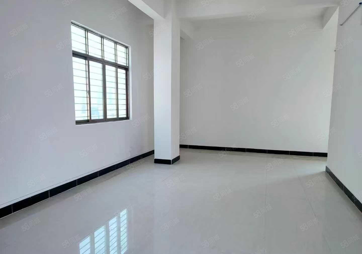 宵边楼上新出每层300平厂房，价格便宜，交通方便