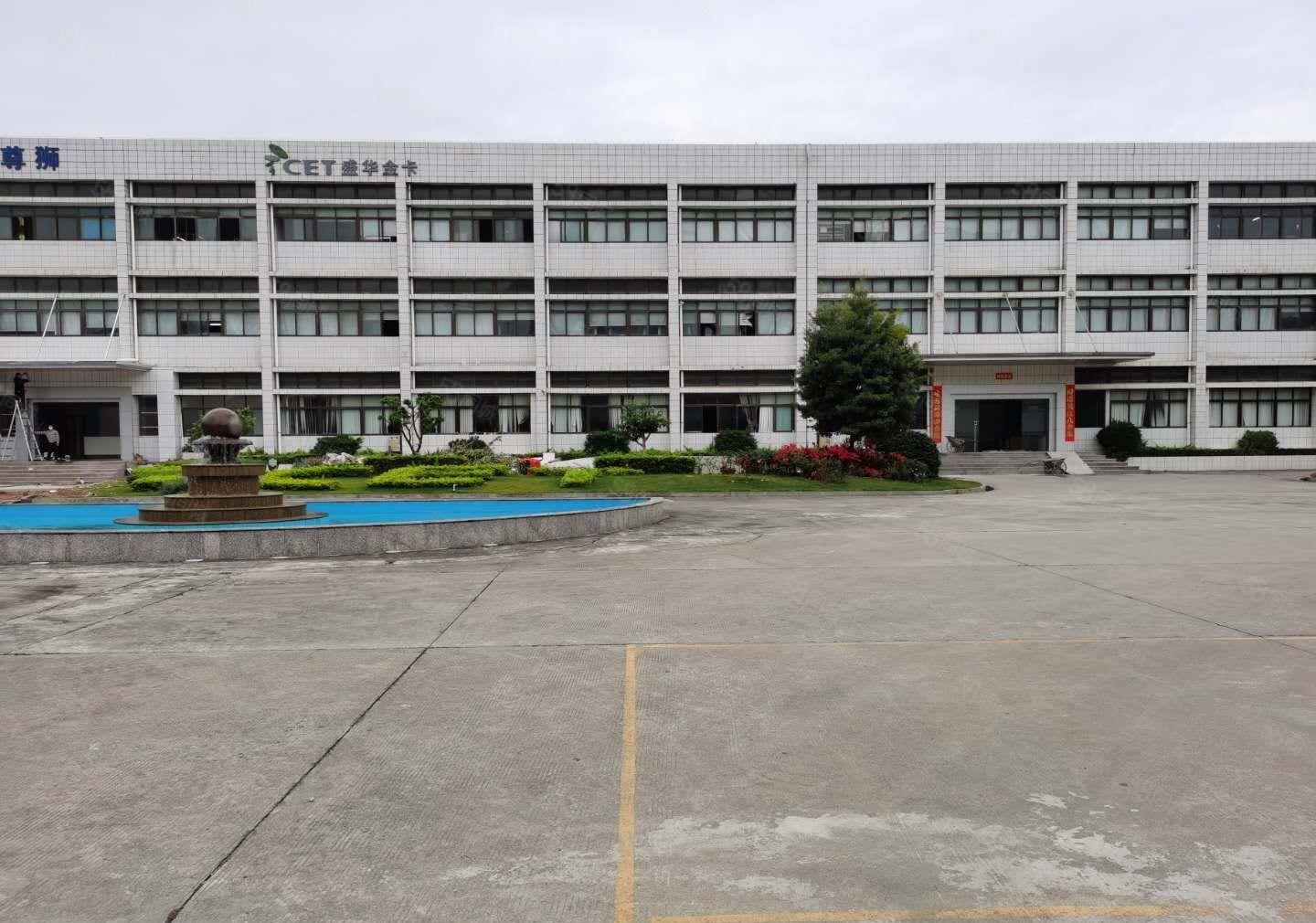 长安锦厦一龙路旁新出一楼800平方精装修厂房，高度高电费便宜