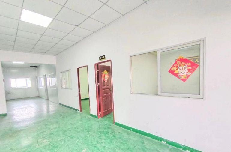 特价10元街口楼上280平，水电齐全厂房出租