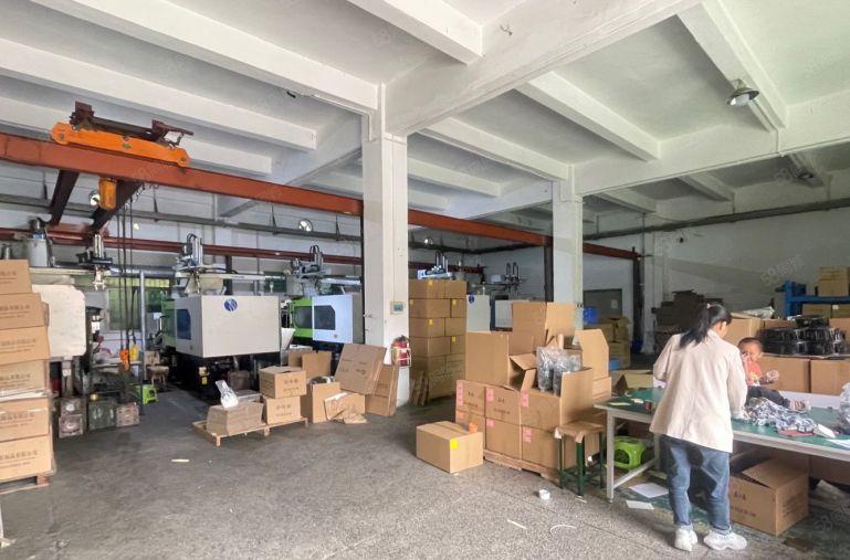 长安宵边独门独院标准厂房2750平方现成行车2吨