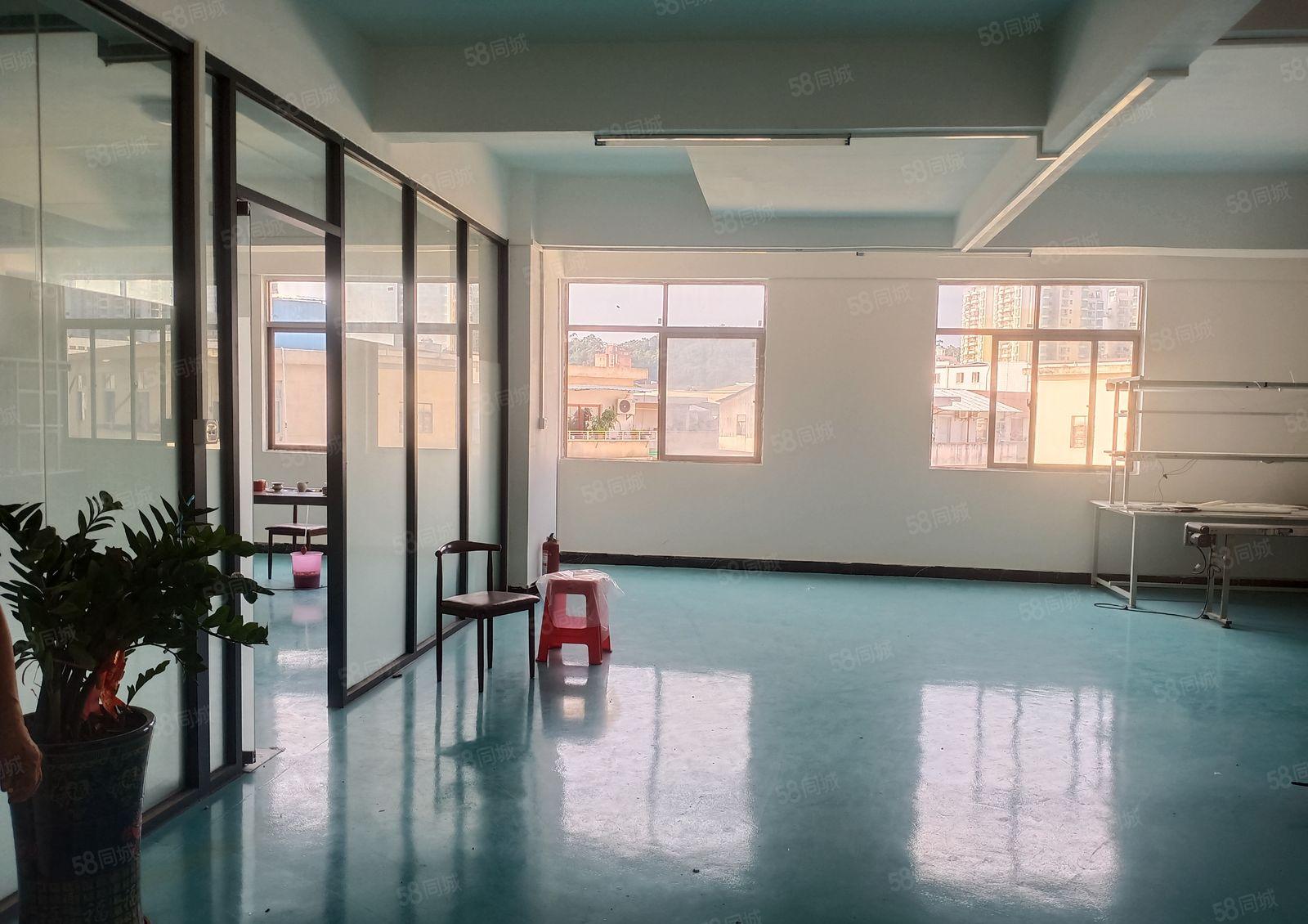 长安街口新出楼上450平精装修厂房出租