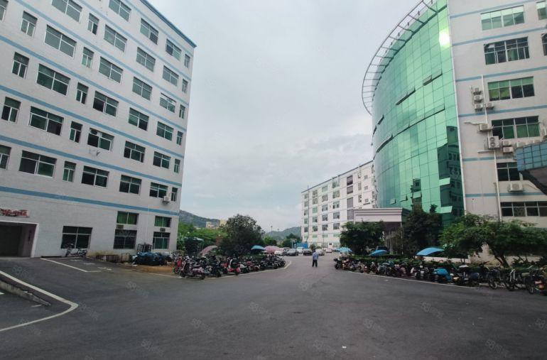 东莞长安原房东厂房出租2000平层高8米现成5吨航车