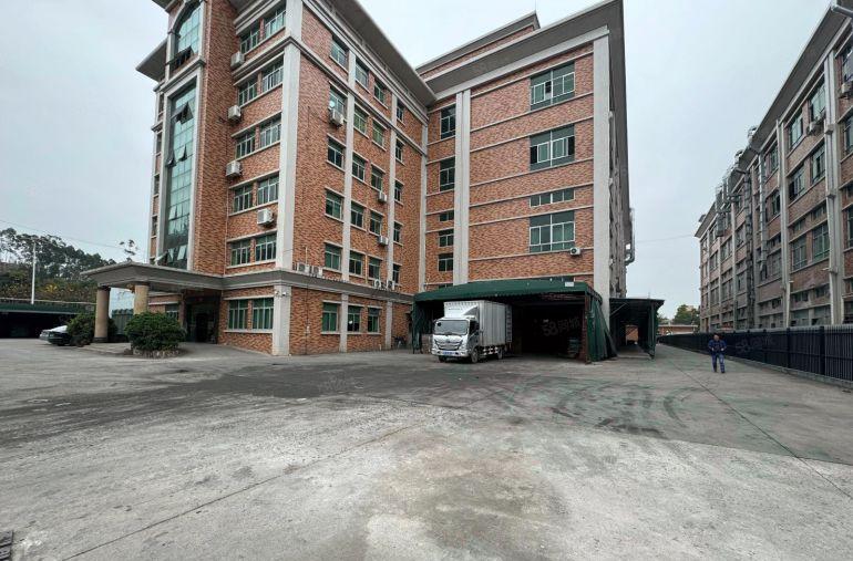 长安镇独门独院厂房出租，工业用地，靠近深圳，一手房东低价出租