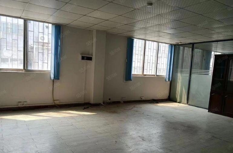 原房东 长安厦边2楼900平厂房出租，水电齐全 可分租