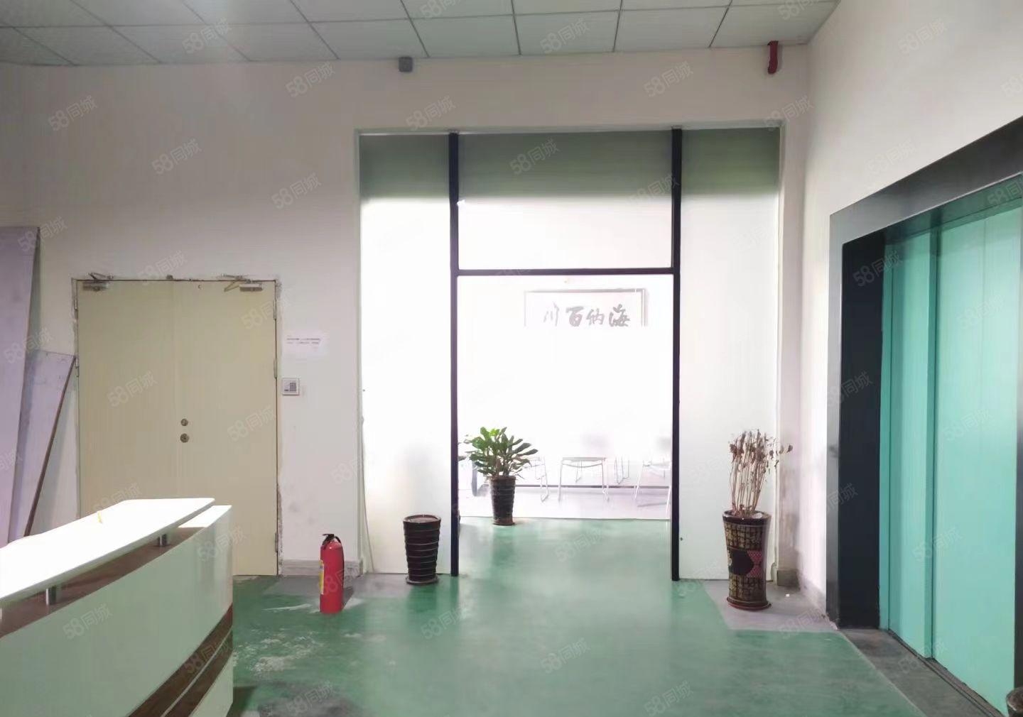 新出一楼厂房650平带航车带办公室形象好空地大