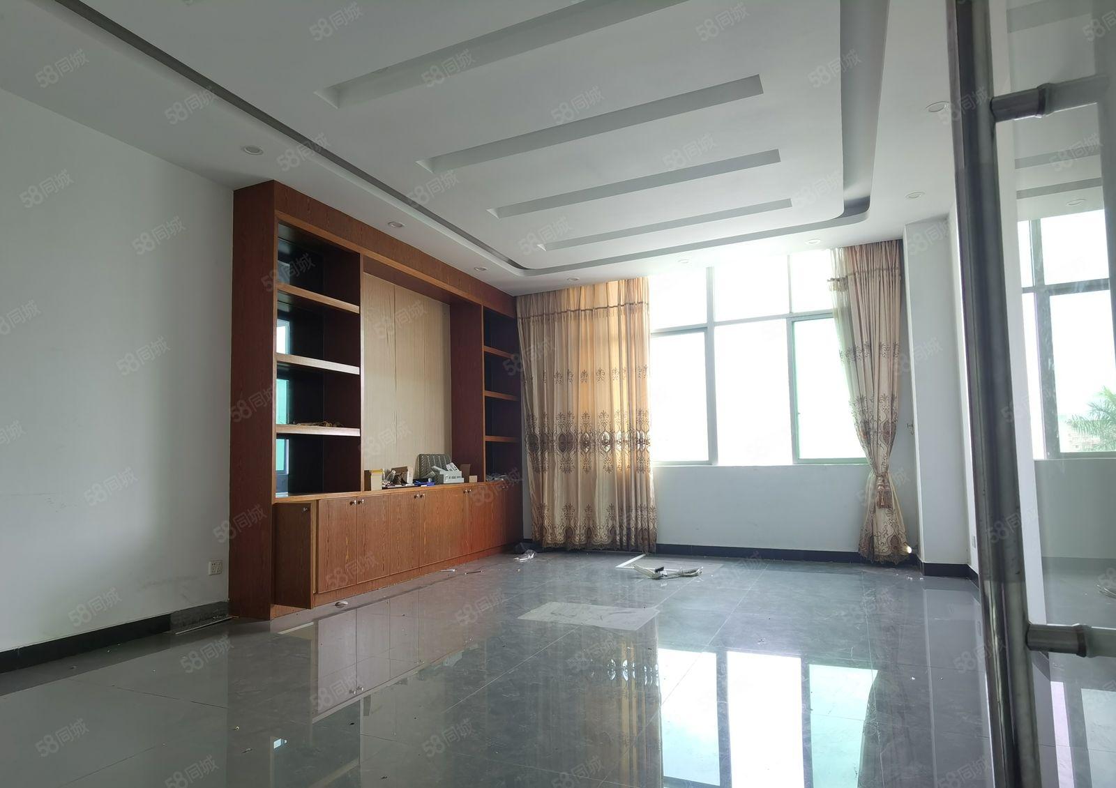 楼上精装修厂房招租1000平方，工业厂房水电齐全，交通方便