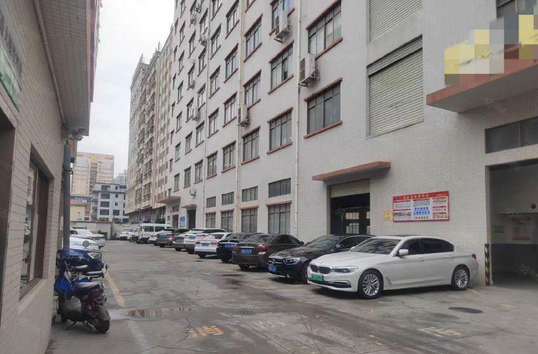 长安万达广场附近新空出楼上500平精装修办公室出租