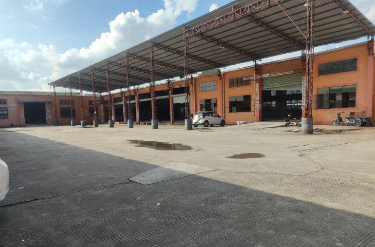 常平镇新空出超大空地厂房，空地可免费使用，300平方起租！