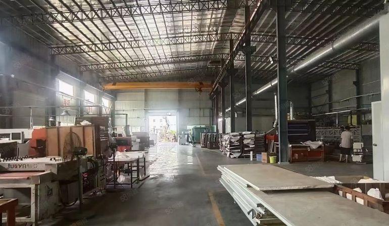 常平靠大朗新出10米钢构厂房3000平方，现成行车，位置好。