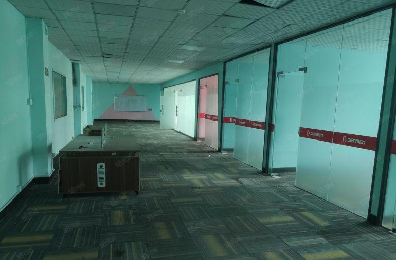 原房东自用厂房现成办公室装修，位置好好招工