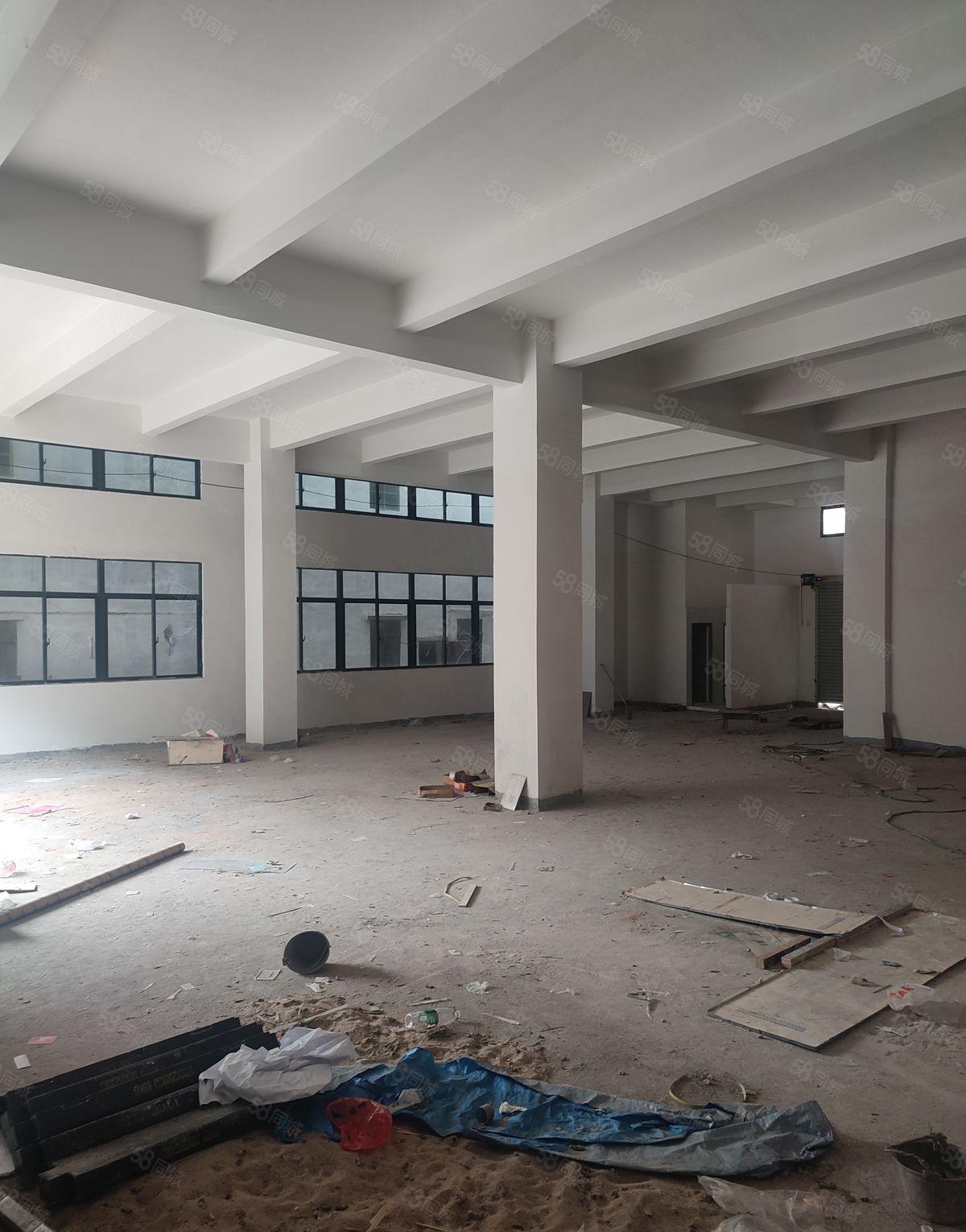 一楼厂房出租 起租200平方 6米高 可进大车 可做门面