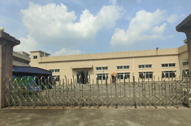 常平镇靠黄江本地原房东小面积钢构独门独院钢结构带航车厂房出租