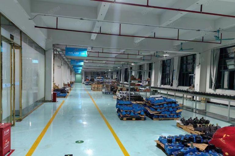 年底低价出租楼上1760平标准厂房，带现成装修办公室