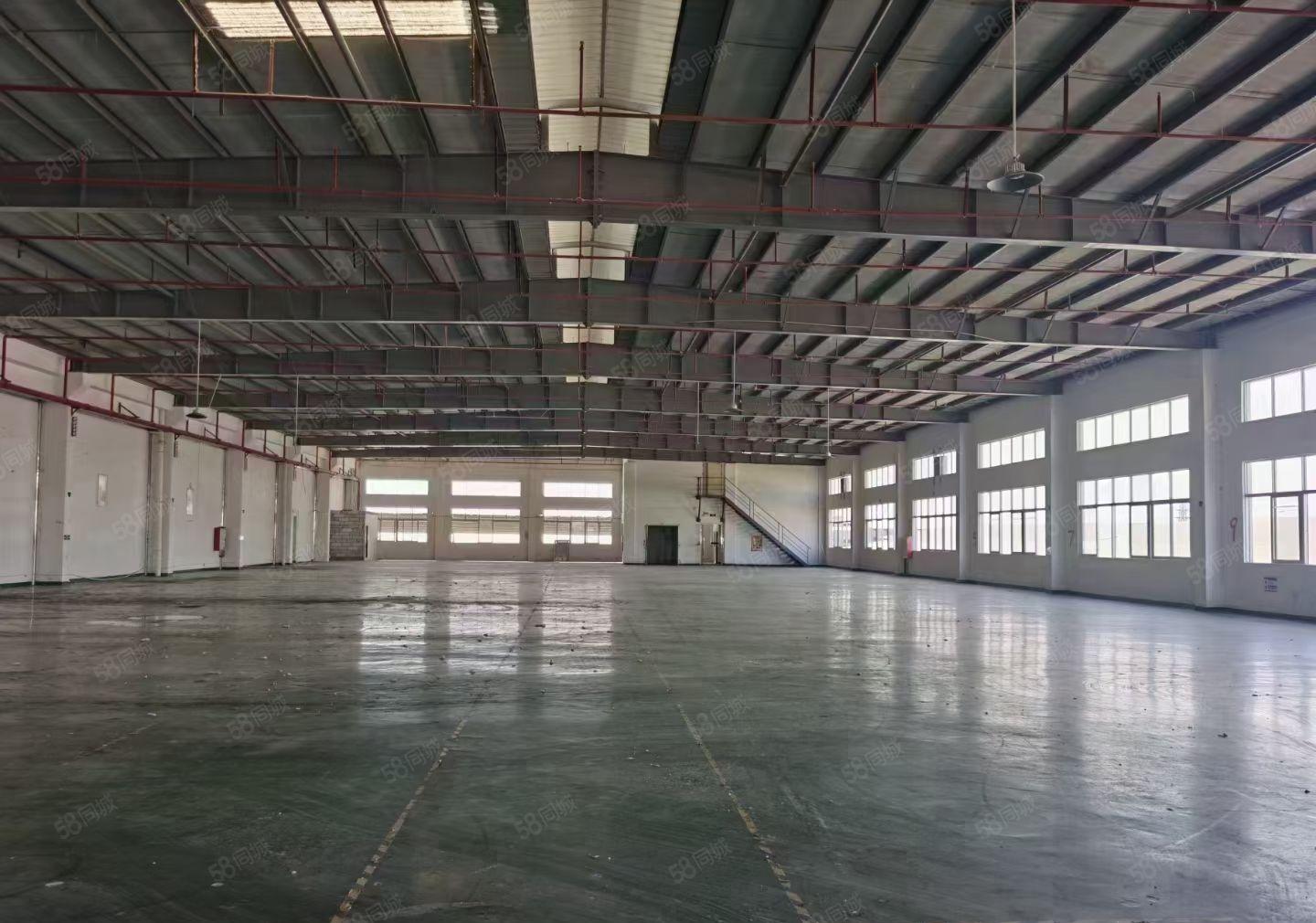 常平镇高速路口8400平方厂房招租可分租厂房证件齐全带红