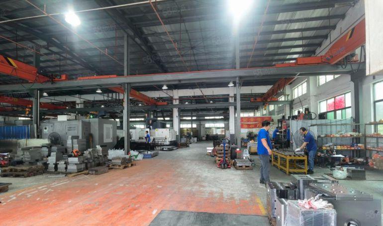 常平镇原房东钢构滴水8米高带行车2000平厂房出租租金优惠