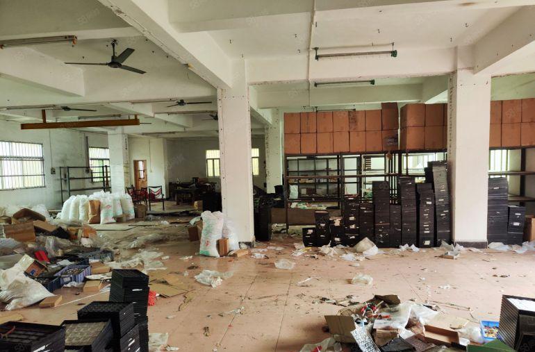 常平11块钱原房东独门独院3000平左右标准厂房好进大车