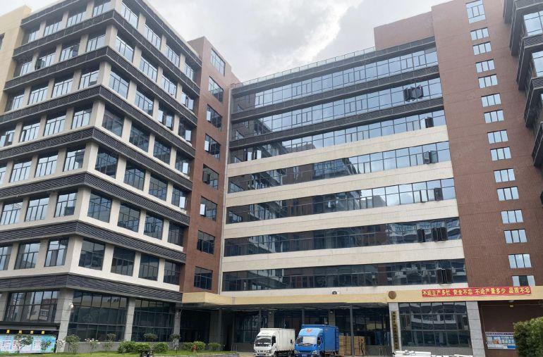 常平镇原房东红本全新厂房玻璃幕墙，形象高大上，大小都可分租。