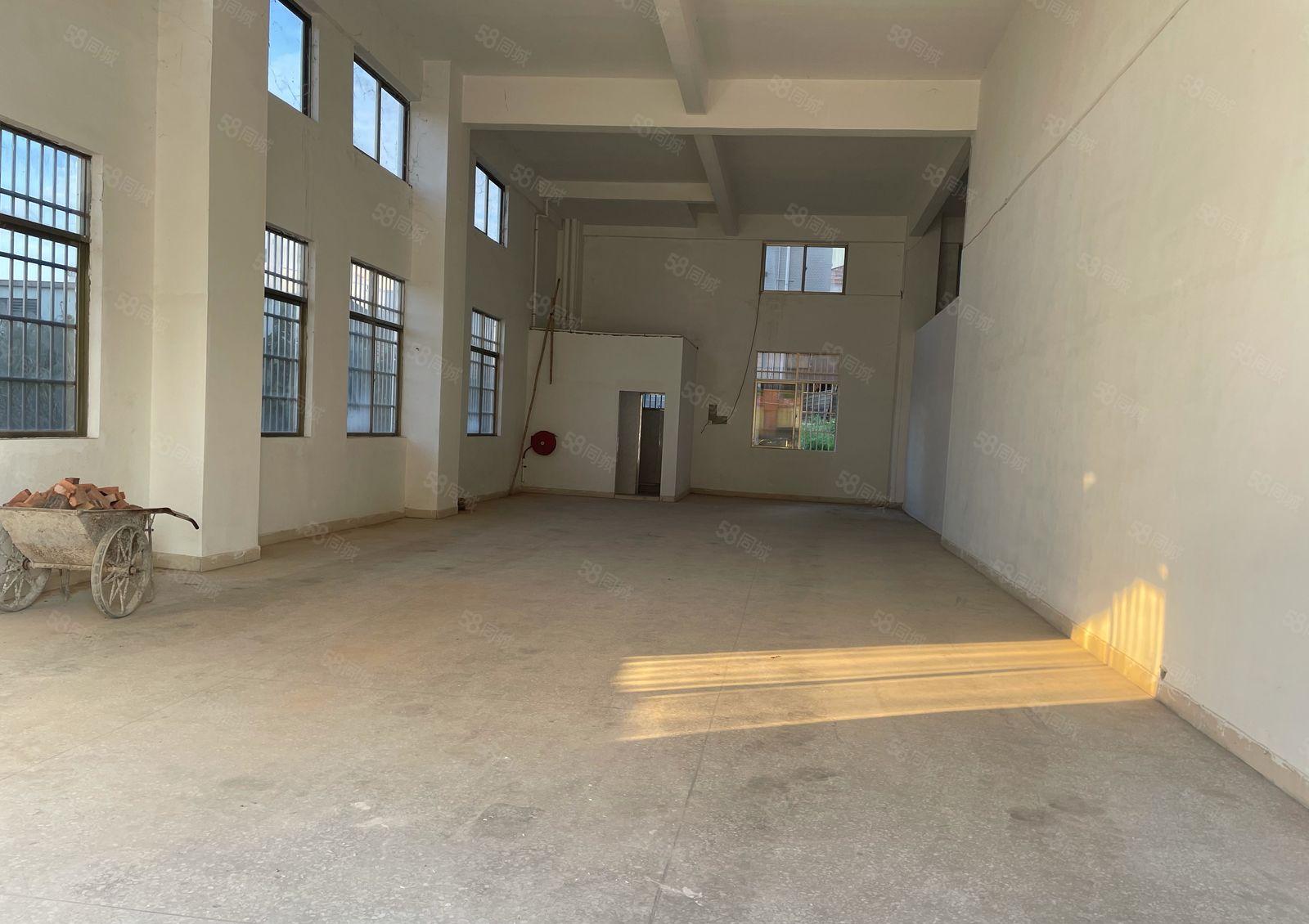 常平镇苏坑科技园新空一楼268平带现成装修空地大