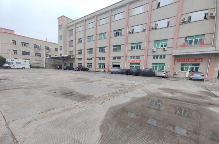 常平靠黄江新出原房东标准厂房4楼2500平带办公室全新地坪漆