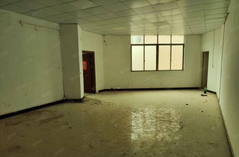 常平镇新出8块钱每平方楼上标准厂房三吨电梯现成办公室