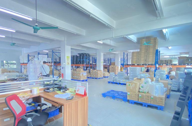 常平桥沥原房东二楼出租1500电梯2吨豪装办公室低价7元