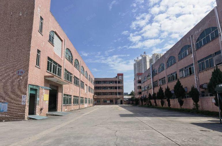 常平6000平一手房东现成装修办公室水电齐全标准独院厂房出租