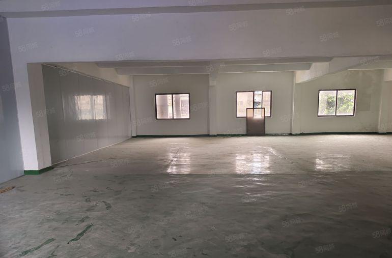 常平镇原房东标准楼上1800平方厂房出租，水电齐全，交通便利