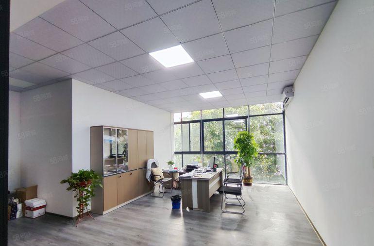 常平镇原房东楼上精装修轻工业厂房，可做电商贸易办公展厅研发等