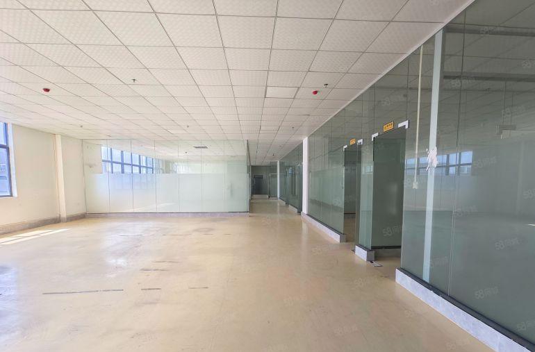 常平新出楼上3000平精装修厂房带现成水电办公室地坪漆可分租