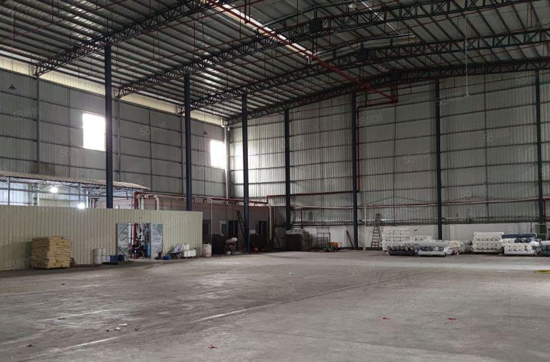 常平镇原房东钢构单一层1200平方厂房出租，空地大，交通便利