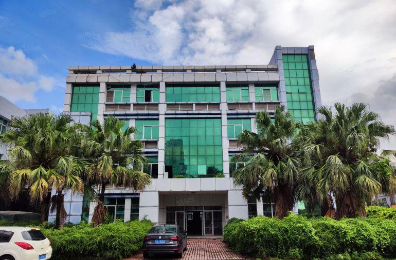 常平本地房东急租独院花园厂房，1楼6米高，楼上5米，有办公楼