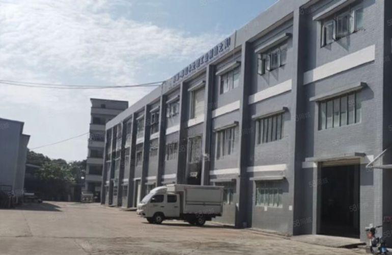 常平镇靠大朗一楼3500平方可分租层高8米精装修办公室带行车