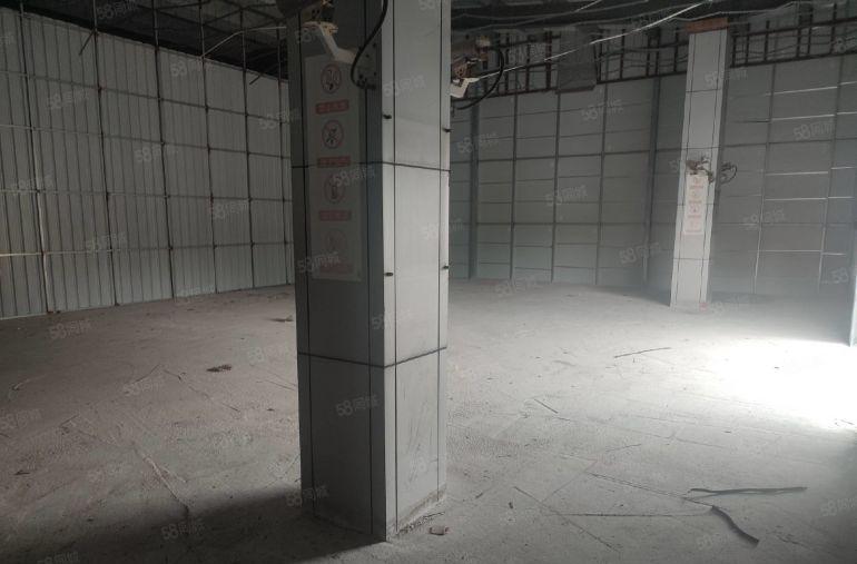 常平靠大朗金美村新出笋盘原房东滴水8米高钢构，空地广。