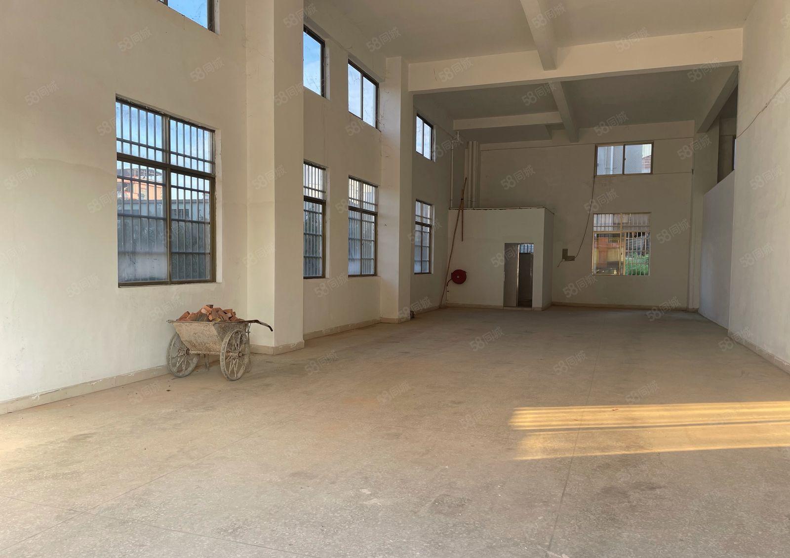 常平镇苏坑科技园新空一楼268平带现成装修空地大