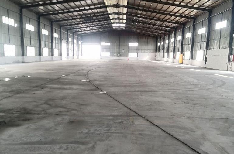 常平镇原房东单一层2800平方厂房出租，滴水9米，空地超大