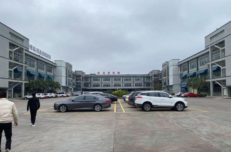 高新园区出租一楼2500平方，超大空地