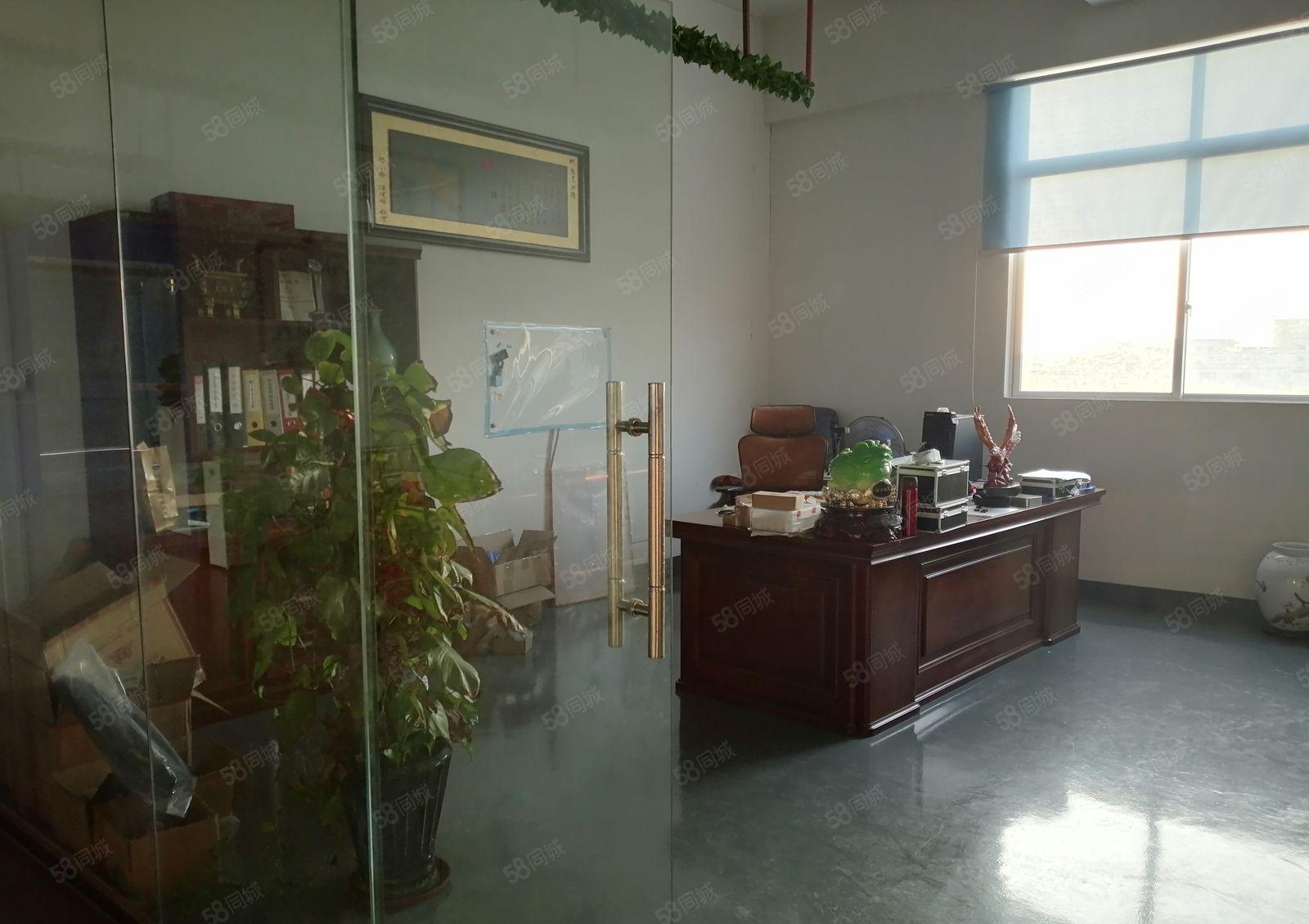 全新地坪漆厂房1350平方，现成精装修办公室个人厂房出租