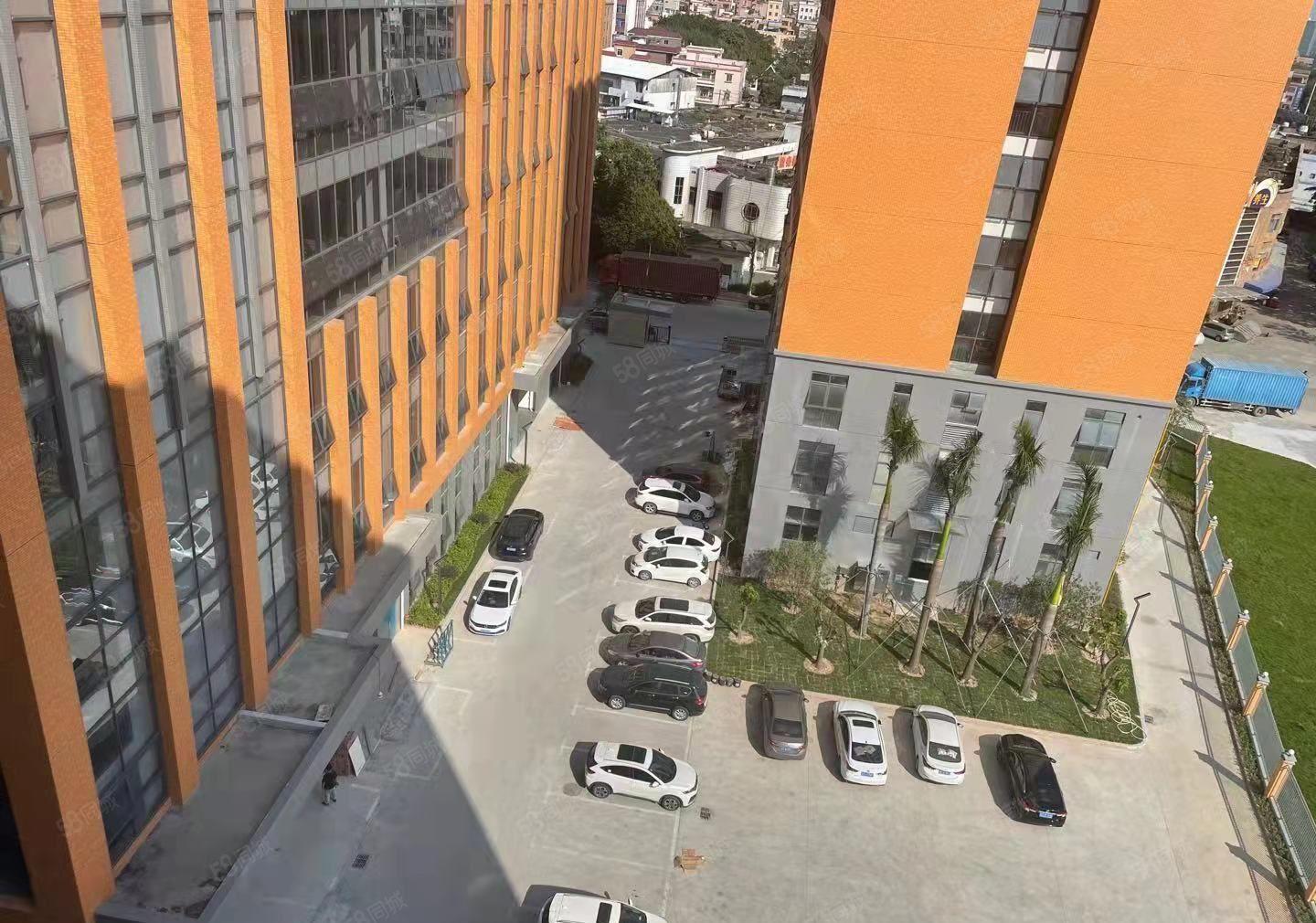 厚街漂亮整洁工业园，现成装修1730平厂房出租，拎包生产！