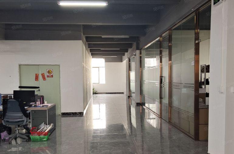 东莞厚街镇独门独院厂房招租，整个独院翻新，园区空地大，可以分