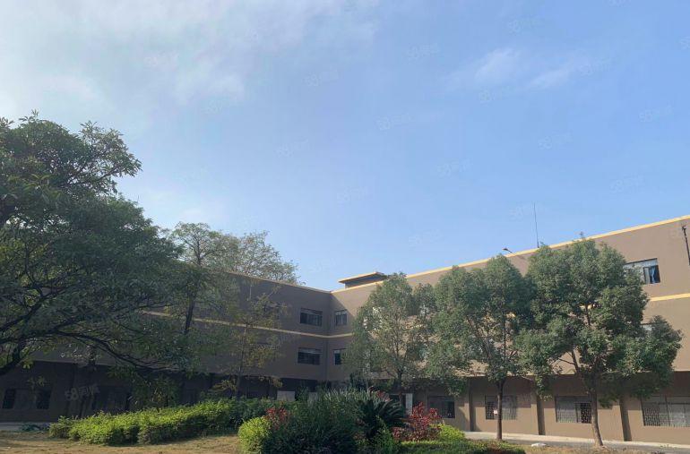 厚街整层2300方精装修厂房出租