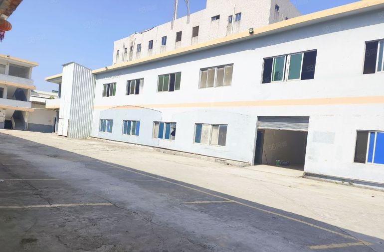 厚街新出两层2400平米，现成精装修！水电齐全！内含办公室！