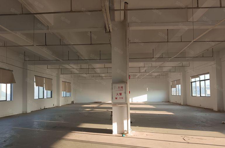 厚街原房东独院厂房三楼900平无公摊出租！有办公室，可办环评