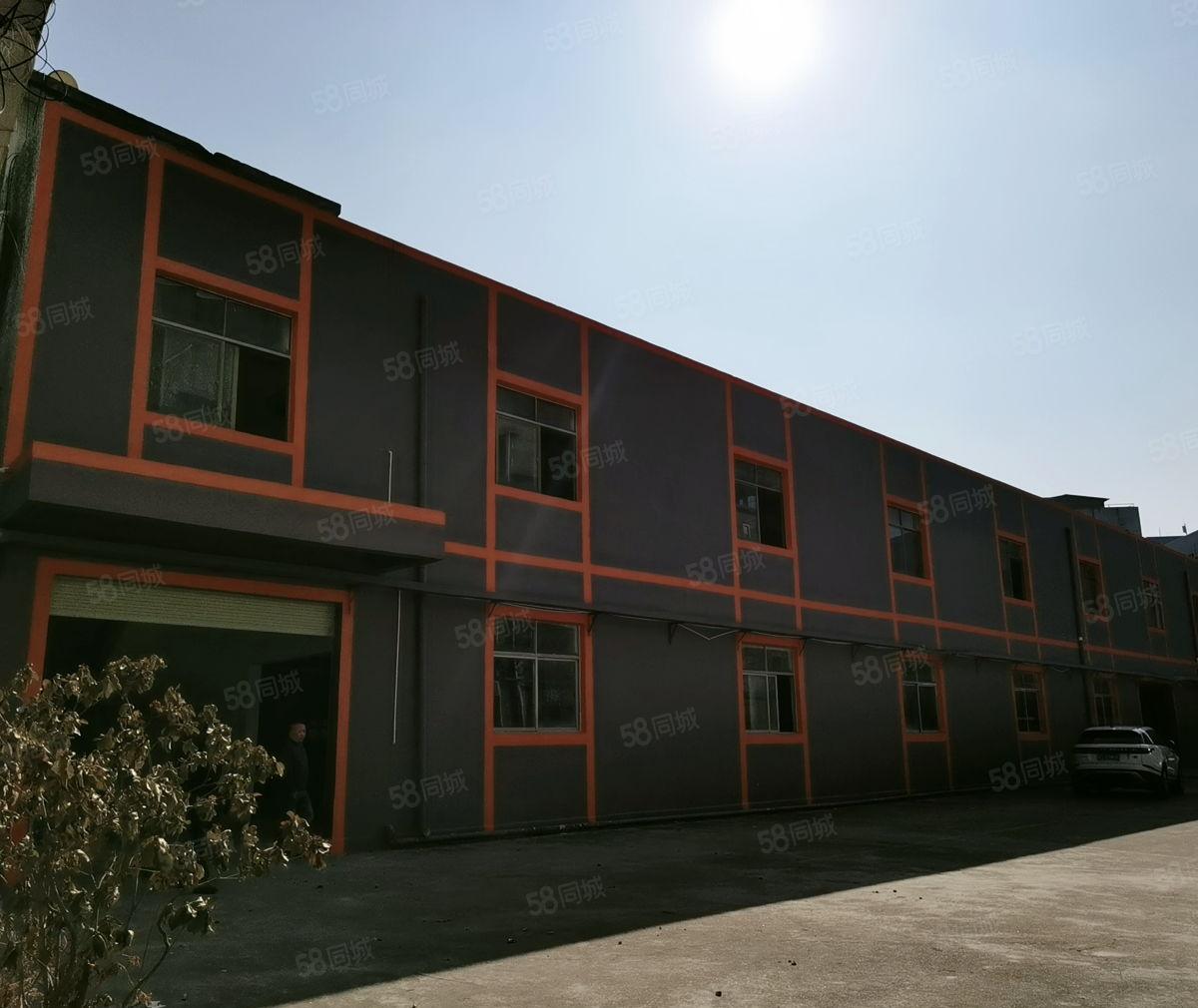 独门独院二层标准厂房可分，原房东直租，院子空地大，精装办公室