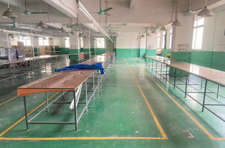 厚街新出一手房东960平方精装修带水电有现成办公室厂房出租