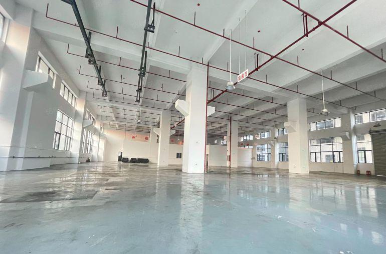 急租！全新厂房带航车一楼1300平方现成办公室水电地坪漆
