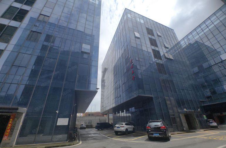 高新厂房出租 12楼1000方带精装电梯，可分租，行业限